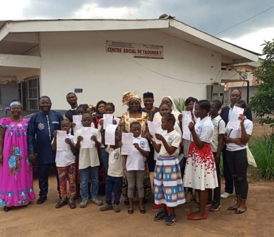 12 Orphelins pourront être scolarisés