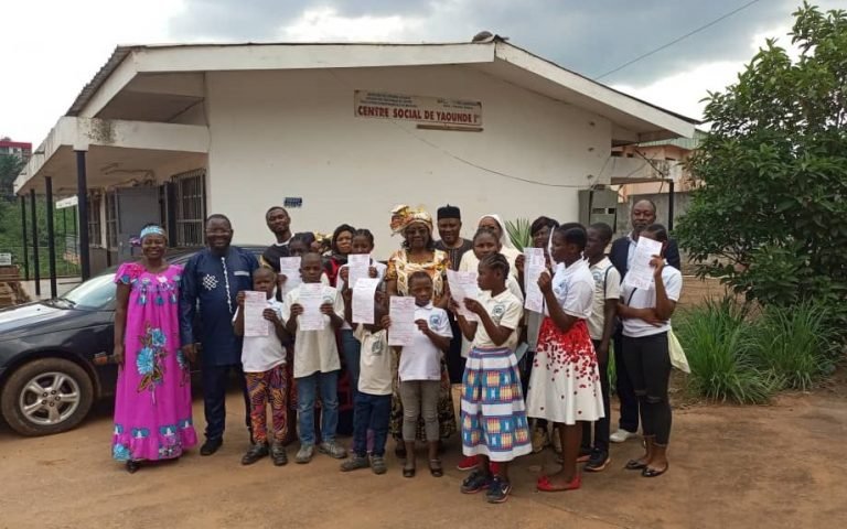 12 Orphelins pourront être scolarisés