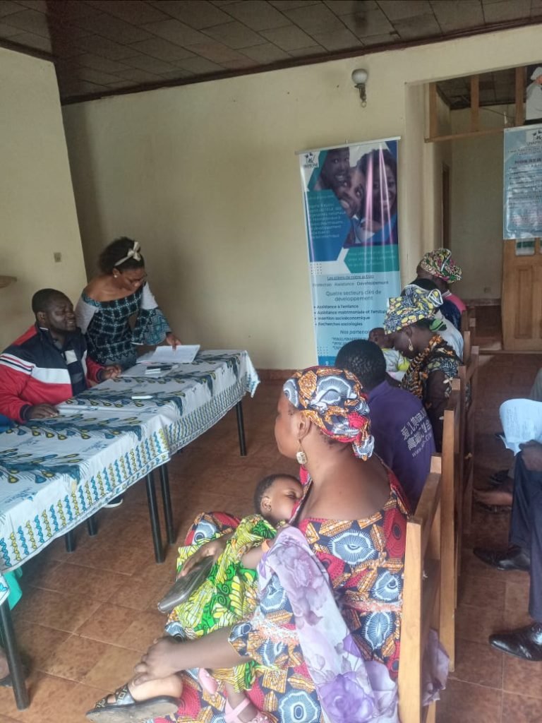 UNAPROFAD  ORGANISE UNE CAUSERIE EDUCATIVE AVEC LES COUPLES DONT LES MARIAGES SONT PREVUS DU 05 AU 06 DECEMBRE 2022